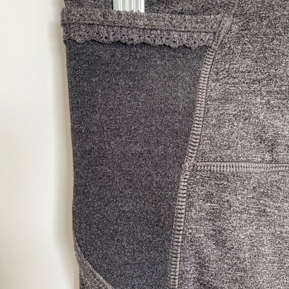 Lululemon Free Runner Crop Size 6 Gray - Picture 9 of 13